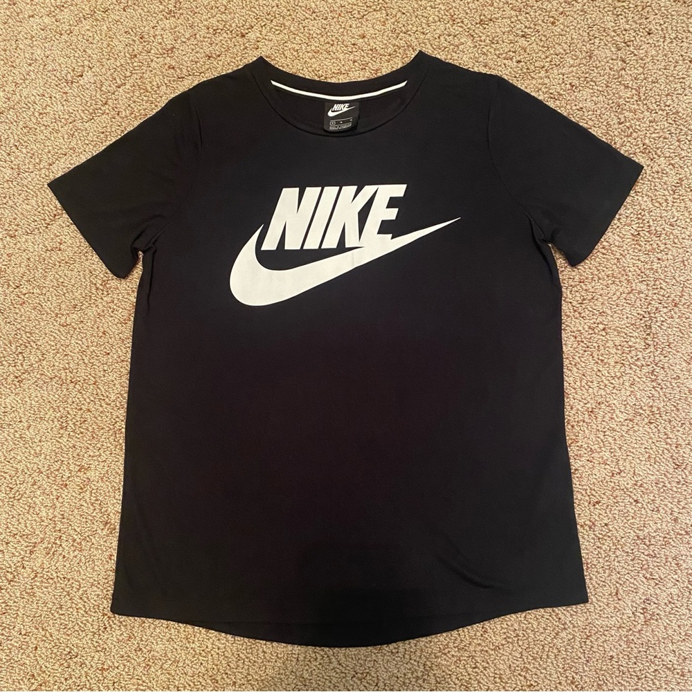 Nike Graphic Tee